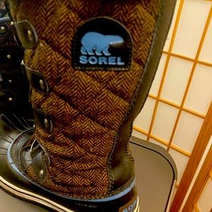 Sorel brown herringbone winter boots!